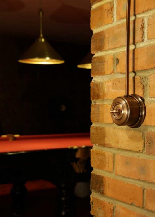 Ретро проводка в деревянном доме: расчет параметров, проектирование, монтаж и подбор винтажных элементов. 165 фото стильных идей