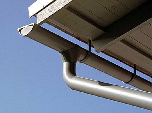 Как сделать водосливы с крыши. Монтаж водосточной системы 10 Как сделать водосливы с крыши. Монтаж водосточной системы 10