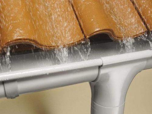 Желоб водосточный своими руками. Зачем нужен водосток