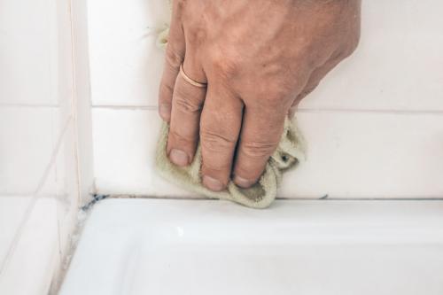 Силиконовый герметик для ванной: как наносить. 