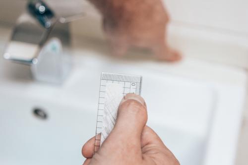 Силиконовый герметик для ванной: как наносить. 