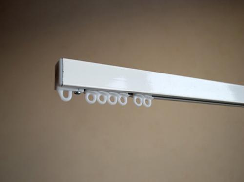 Виды карнизов для штор потолочные. Особенности шинного скрытого карниза для штор 09