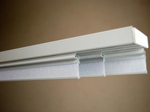 Виды карнизов для штор потолочные. Особенности шинного скрытого карниза для штор 15