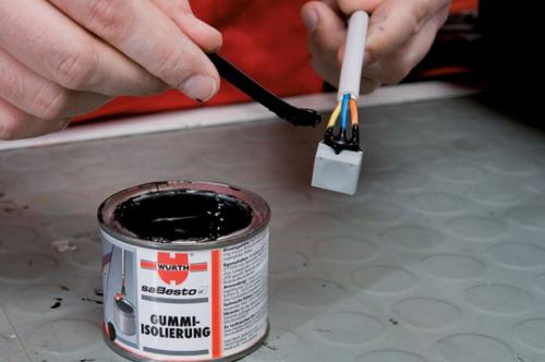 Чем изолировать провода в распределительной коробке. Как правильно заизолировать провода изолентой