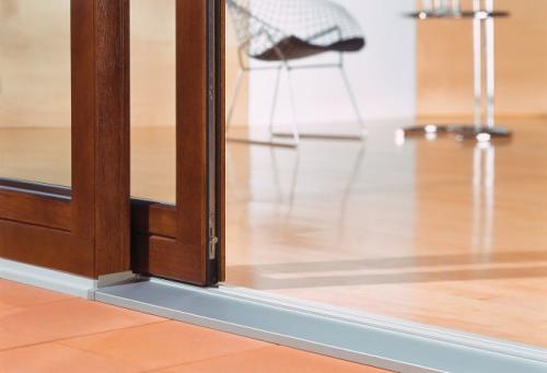 Двери купе в гардеробную своими руками. Двери купе: преимущества и недостатки