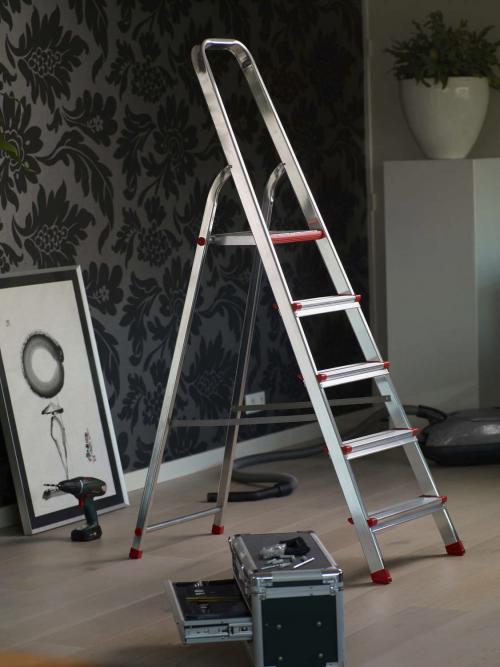 Установка дверей-купе в гардеробную с натяжным потолком. Встроенный шкаф купе с натяжным потолком