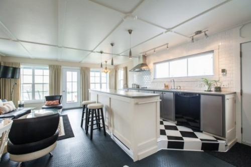 Покрытие для пола на кухне влагостойкое. Самые популярные напольные покрытия для кухни 20