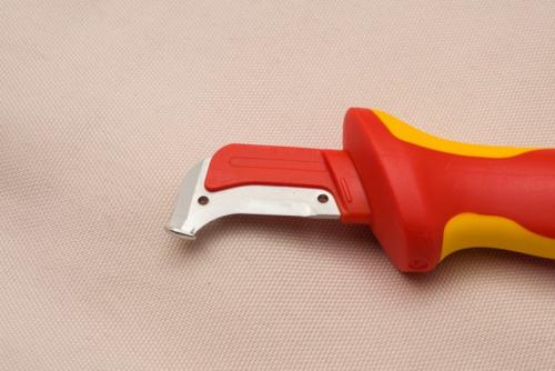 Как зачистить тонкие провода от изоляции. Быстрая зачистка проводов от изоляции: выбор инструмента и секреты профессионалов, как быстро зачистить провод своими руками (155 фото)