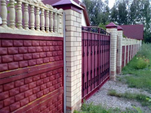 Готовые кирпичные столбы для забора. Кладка кирпичных столбов для забора – технология строительства