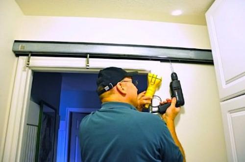 Раздвижная межкомнатная дверь своими руками. Варианты использования раздвижных систем 13