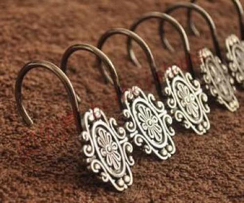 Как вставить крючки в потолочный карниз. Виды крючков