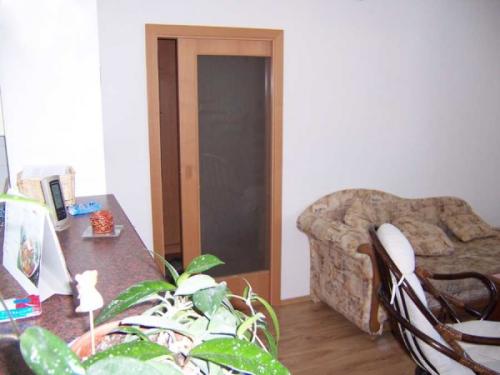 Межкомнатная дверь купе. Варианты монтажа