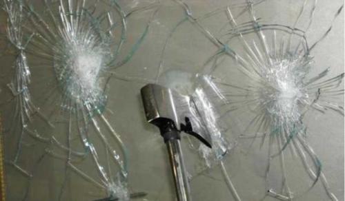 Стеклянные перегородки для зонирования комнаты. Привычные кремниевые стекла