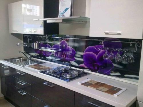 Как сделать стены на кухне. Отделка стен на кухне: ТОП-150 новинок в оформлении стен. Варианты отделки кухни с фото-обзорами интерьеров 12