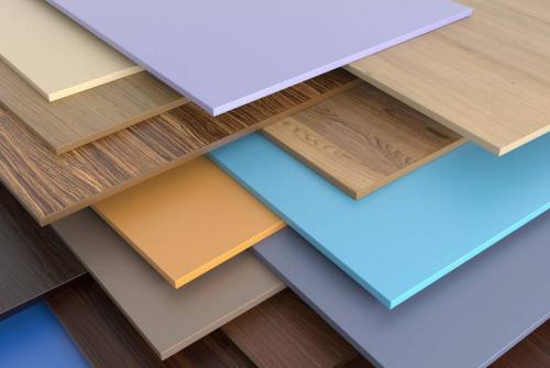 Потолок из пвх панелей своими руками. Виды пластиковых потолочных панелей