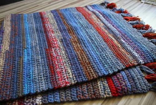 Вязаные коврики своими руками оригинальные идеи для домашнего уюта. Вязаные коврики крючком: пошаговая инструкция по созданию, схемы вязания и советы для начинающих (105 фото)