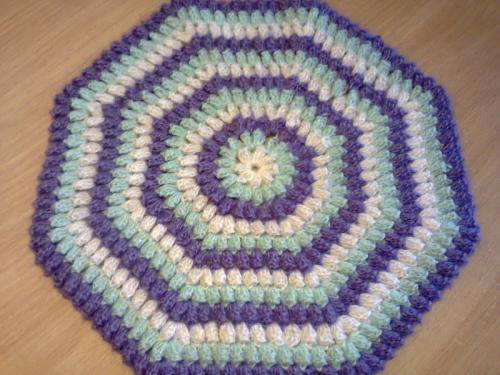 Коврики своими руками крючком оригинальные идеи для домашнего уюта. Вязаные коврики: схемы, инструкции, интересные модели