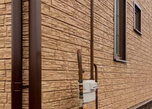 Фасадные панели для наружной отделки. Преимущества стеновых панелей для отделки дома