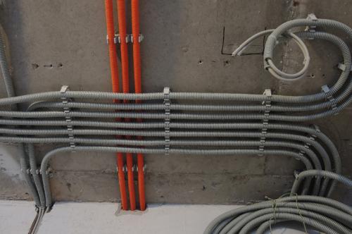 Гофры для проводов диаметры. Как подобрать гофру для кабеля : таблица по сечению диаметру толщине характеристика трубы