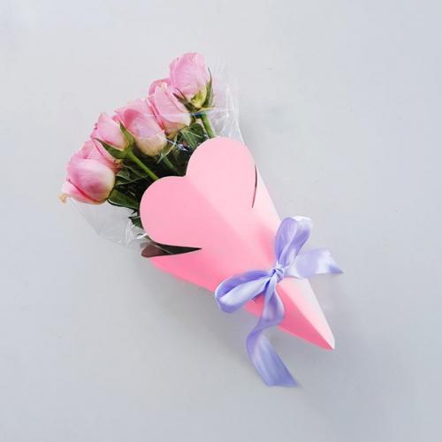 Как красиво оформить букет цветов. Как красиво и эффектно упаковать цветы (11 пошаговых мастер-классов)