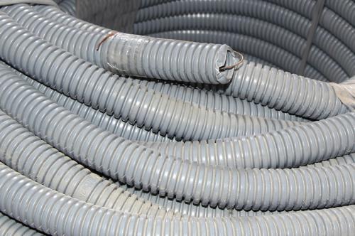 Какую гофру использовать для проводки на улице. Как подобрать гофру для кабеля : таблица по сечению диаметру толщине характеристика трубы