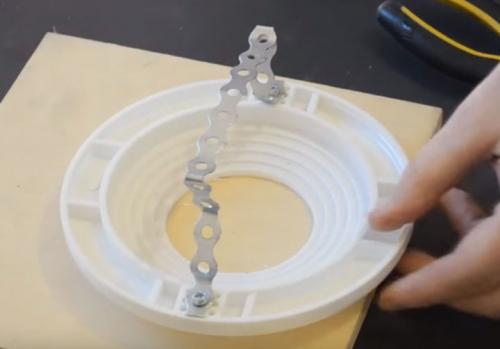 Проводка для точечных светильников под натяжной потолок. Изготовление закладной для светильника