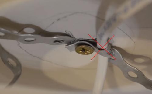 Проводка для точечных светильников под натяжной потолок. Изготовление закладной для светильника