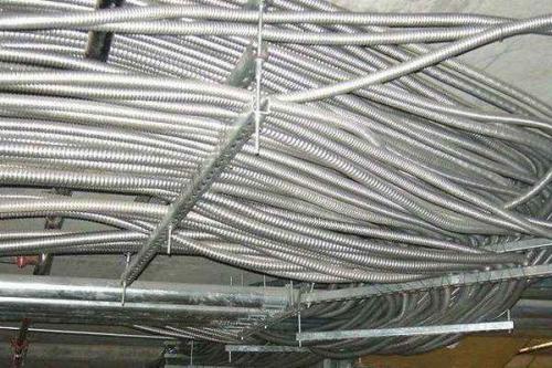 Черная гофра для кабеля характеристики. Черная или серая гофра