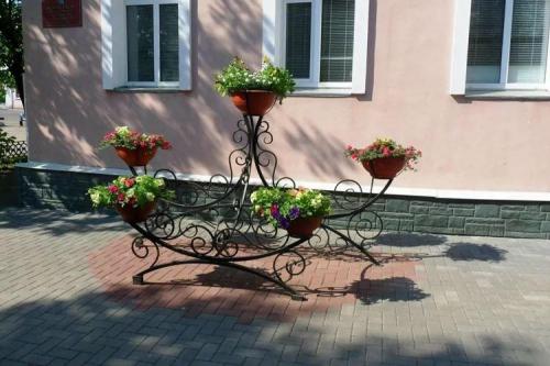 Вазоны для цветов уличные своими руками из дерева. Уличные вазоны для цветов: красивые идеи (70 фото)