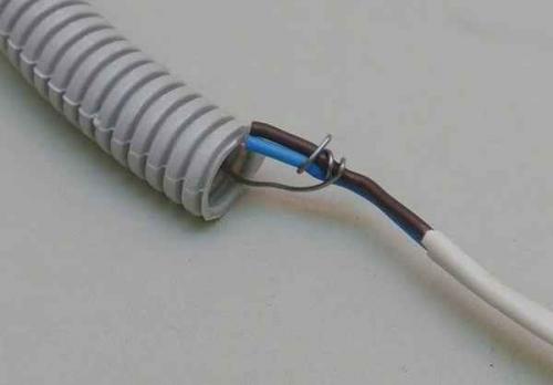 Черная гофра для кабеля характеристики. Черная или серая гофра