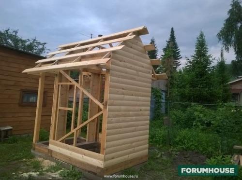 Туалет для дачи деревянный. Дачный туалет класса «люкс»