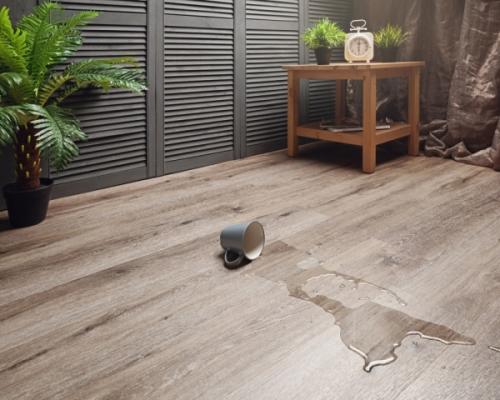 Плитка ПВХ на деревянный пол. Почему нежелательно укладывать кварцвиниловую плитку на деревянный пол