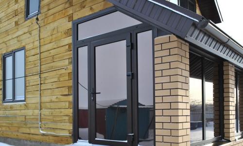 Пластиковые входные двери в частный дом. Достоинства и недостатки