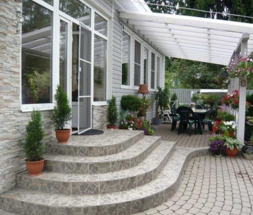 Пластиковые входные двери в частный дом. Достоинства и недостатки