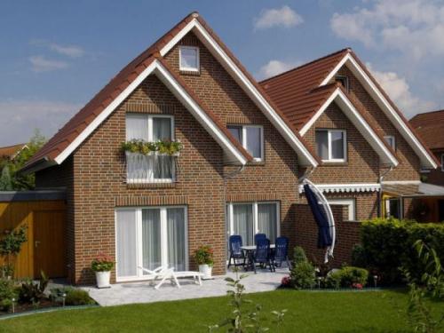 Фасадные материалы для наружной отделки дома. Облицовка фасада дома. Какой материал лучше?