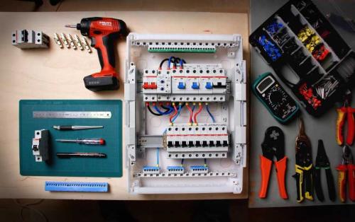 Собрать щит электрический В квартиру. Как собрать щиток – правильная сборка распределительного щитка. Монтаж основных элементов + инструкция с фото и видео