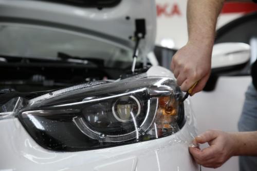 Клей герметик для фар. Каким герметиком клеить фары — бутиловый, ленточный и силиконовый