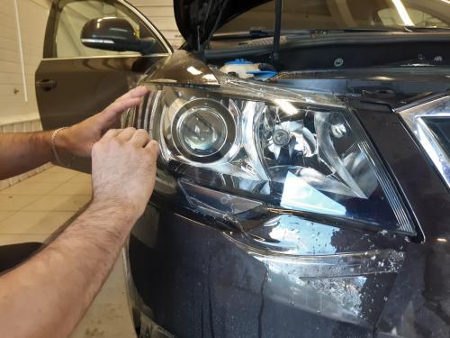 Клей герметик для фар. Каким герметиком клеить фары — бутиловый, ленточный и силиконовый