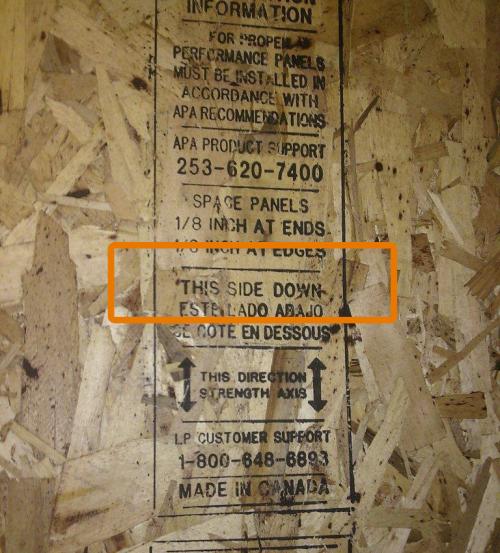 Лицевая сторона ОСБ плиты, как определить. Какой стороной крепить ОСБ. Лицевая и изнаночная сторона ОСБ.