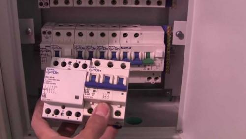 Собрать щит электрический В квартиру. Как собрать щиток – правильная сборка распределительного щитка. Монтаж основных элементов + инструкция с фото и видео