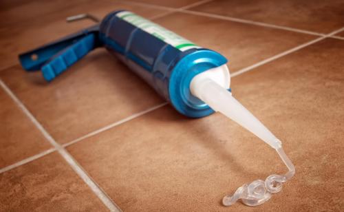 Клей герметик для фар. Каким герметиком клеить фары — бутиловый, ленточный и силиконовый