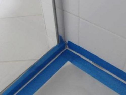 Водостойкий герметик для ванны. Силиконовый 09