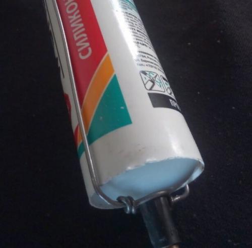 Герметик для ванной без пистолета. Как пользоваться герметиком без пистолета