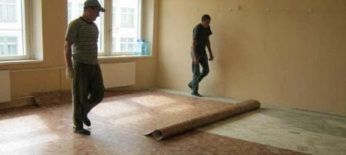 Можно ли самому установить линолеум. Бетонный и деревянный пол