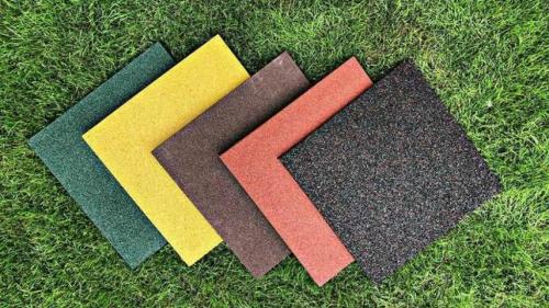 Резиновое покрытие для двора. Укладка резиновой плитки и матов 02 Резиновое покрытие для двора. Укладка резиновой плитки и матов 02