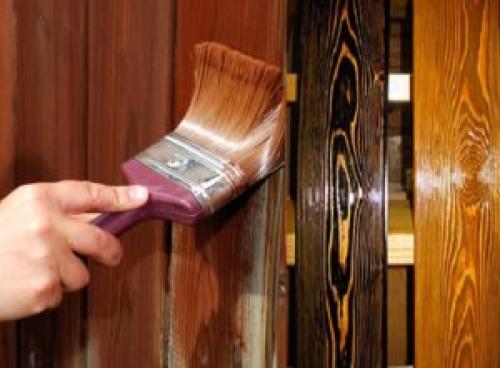 Покраска дома. Подбор вида краски для деревянного дома