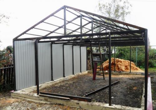 Гараж своими руками из металлопрофиля и профнастила. Фундамент