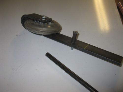 Ролики для раздвижных дверей своими руками. Простейший ролик на дверь своими руками