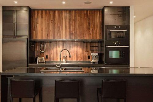 Панели на стене на кухне. Стеновые панели для кухни: виды панелей, размеры, варианты применения для отделки стен (обзор фото новинок дизайна)