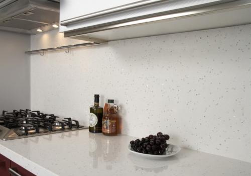 Панели на стене кухни. Варианты стеновых панелей